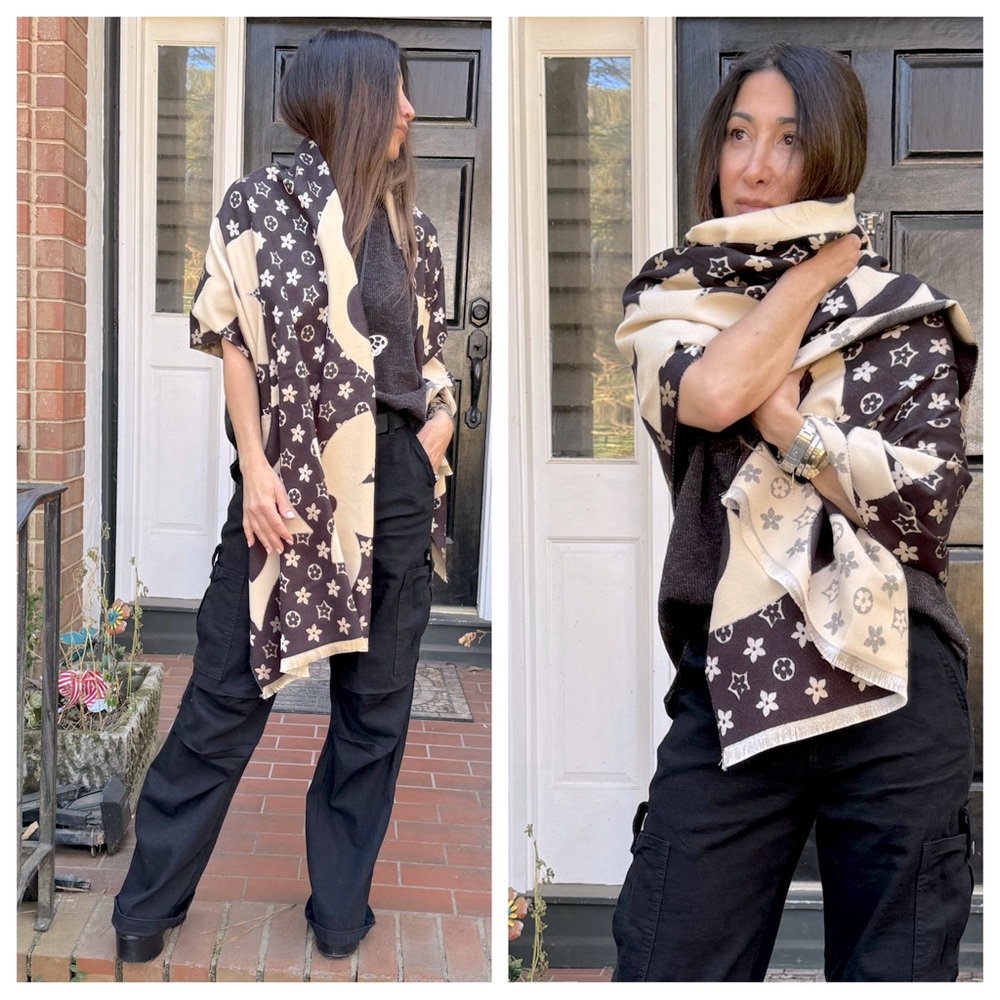 Fabulous chic Reversible Scarf Shawl POSH LIVE LISTING